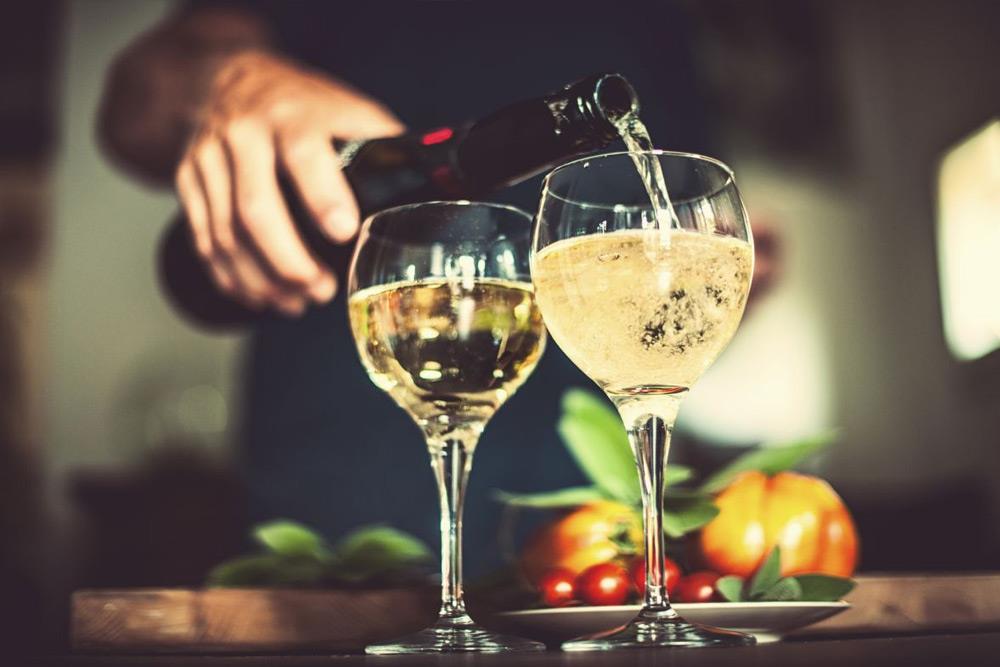 Prosecco: oltre 500 milioni di bottiglie prodotte, ma a chi giova?